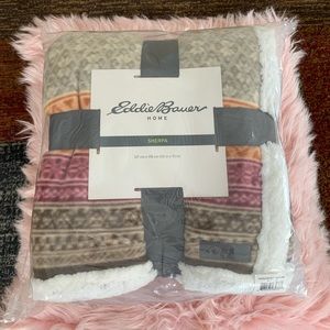 🎉HPx2🎉 New Eddie Bauer Tan Sherpa Blanket 50 inches by 70 inches